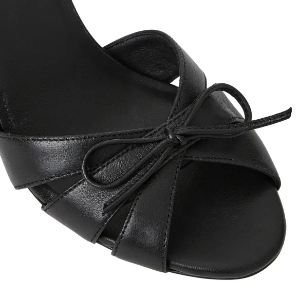 Pema Pump^Bruno Magli Hot